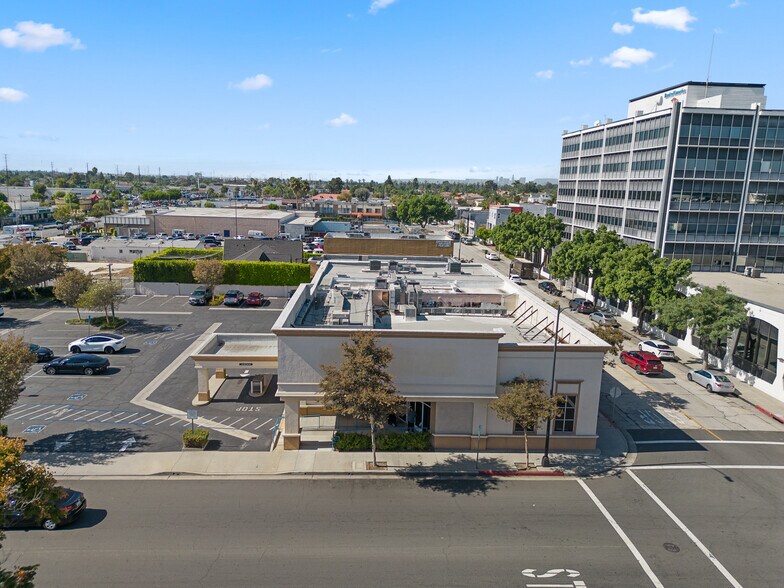 More Photos Of 11101 La Reina Ave, Downey Bank For Lease