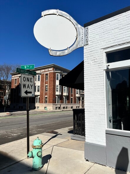 More Photos Of 901 N Pennsylvania St, Indianapolis Freestanding For Lease
