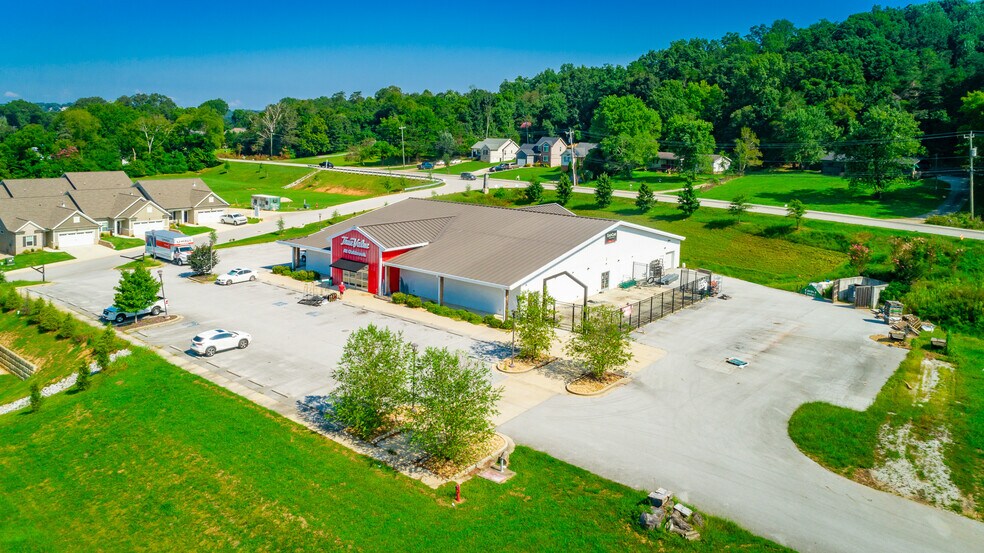 More Photos Of 9814 E Brainerd Rd, Ooltewah General Retail For Sale