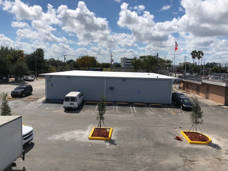 More Photos Of 265-275 NE 166th St, Miami Flex For Lease