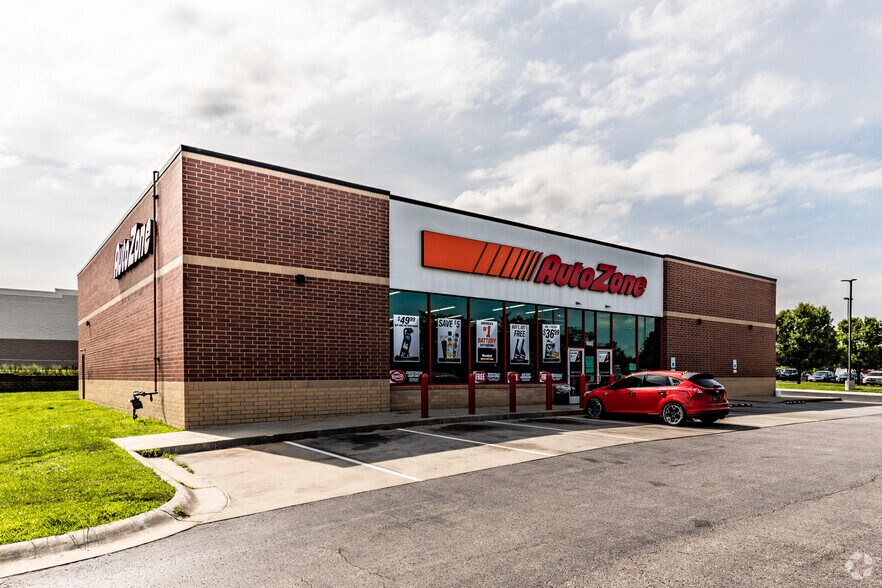 More Photos Of 6036-6348 NW Barry Rd, Kansas City Unknown For Lease