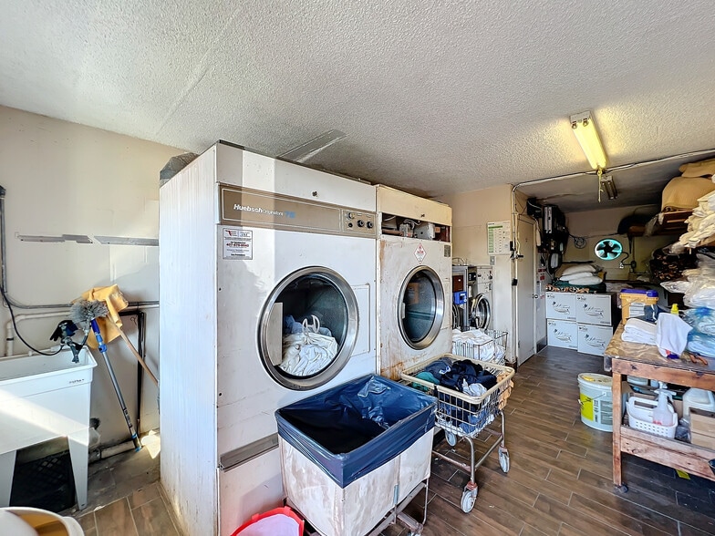 More Photos Of 307 E Vine St, Kissimmee Hotel For Sale