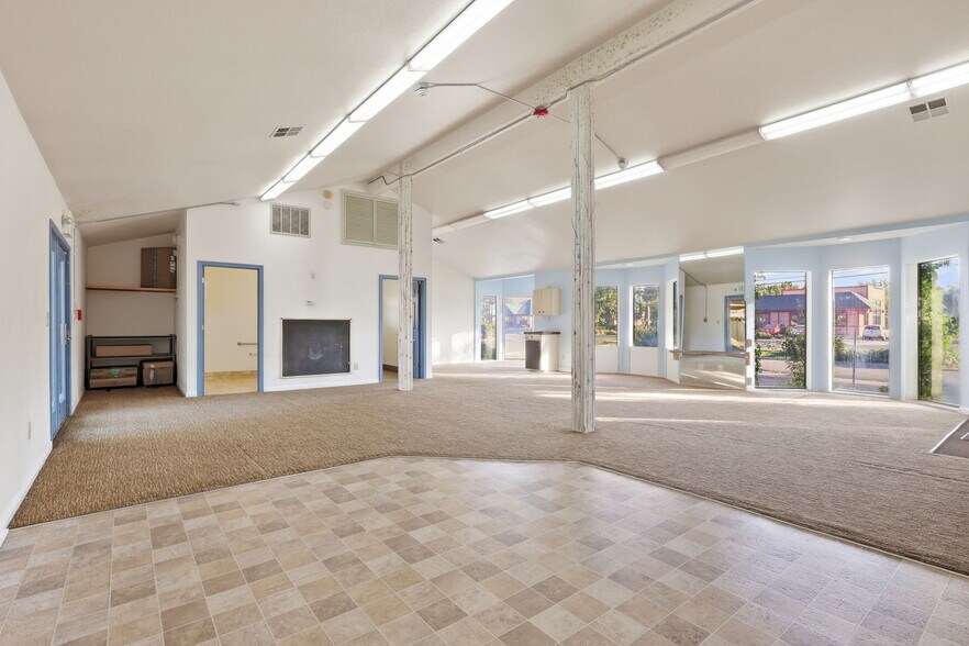 More Photos Of 1671 US Highway 395 N, Minden Office For Sale