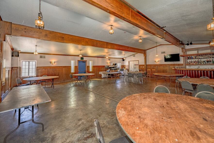 More Photos Of 12625 Sierra Hwy, Santa Clarita Restaurant For Sale
