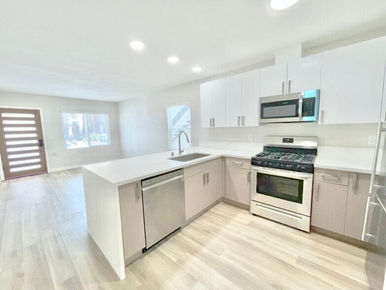 More Photos Of 825 Manhattan Ave, Hermosa Beach Apartments For Sale
