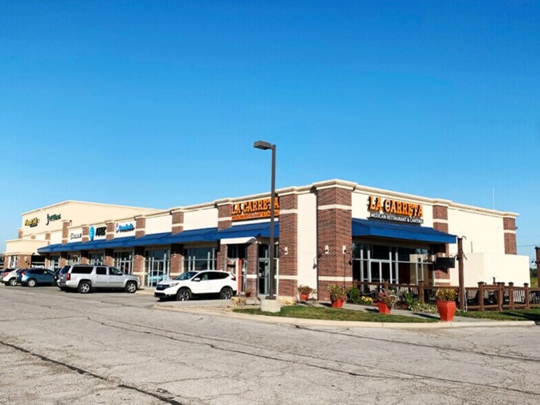 More Photos Of 925-949 Lincoln Ln, Gardner Unknown For Lease