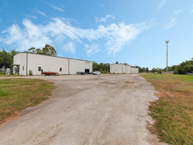 More Photos Of 3149 Harkey Rd, Pearland Industrial For Sale