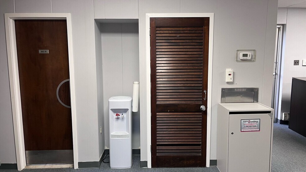 More Photos Of 2006 Swede Rd, Norristown Office For Lease