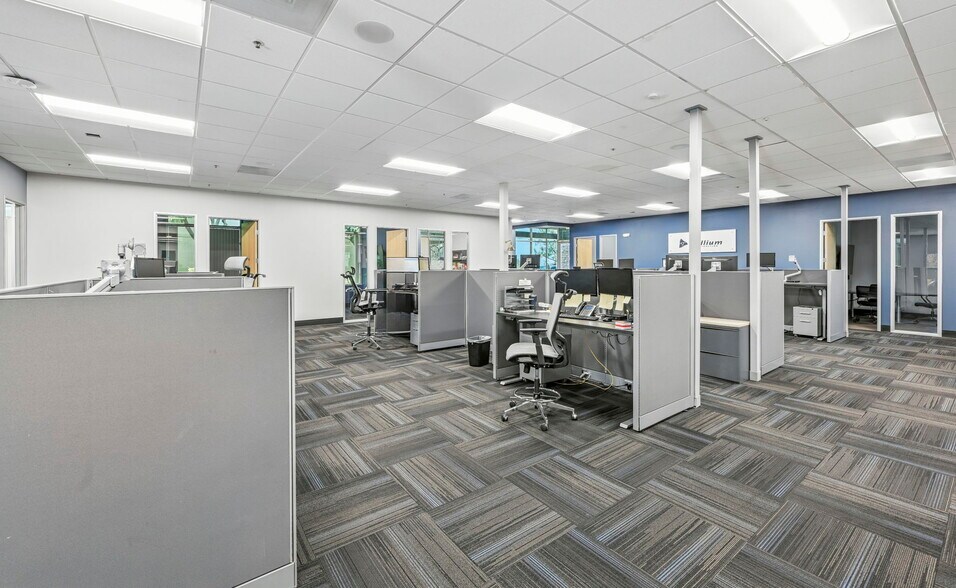 More Photos Of 3164 Lionshead Ave, Carlsbad Office For Sale