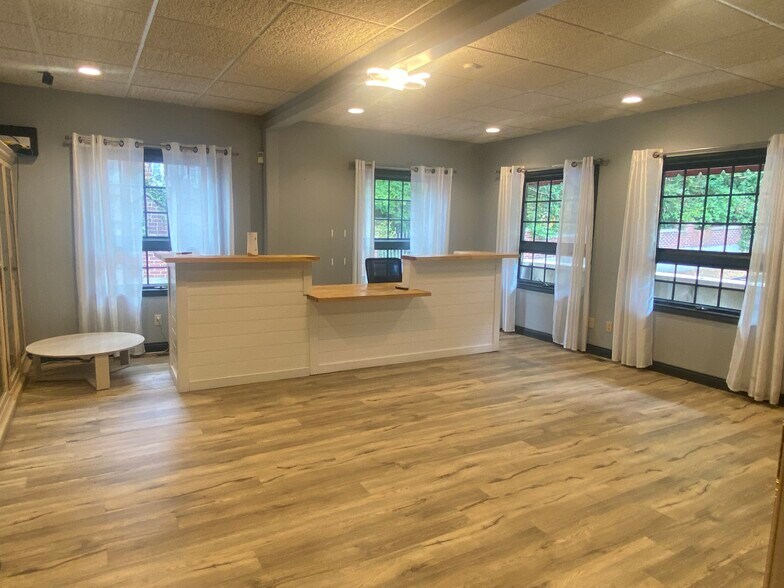 More Photos Of 805-807 N College Ave, Bloomington Medical For Sale