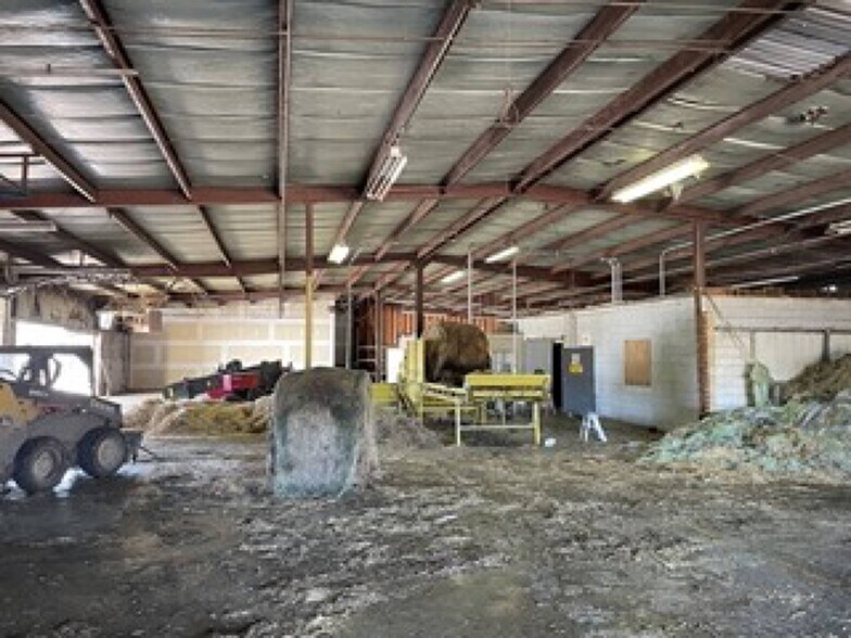 More Photos Of 21 Industrial Blvd, Eastman Office For Sale