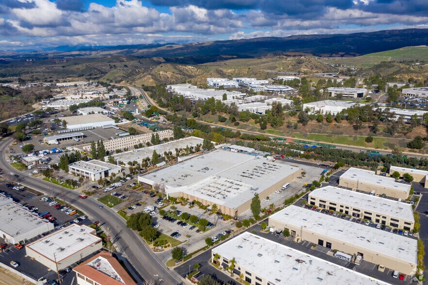More Photos Of 45 W Easy St, Simi Valley Warehouse For Lease