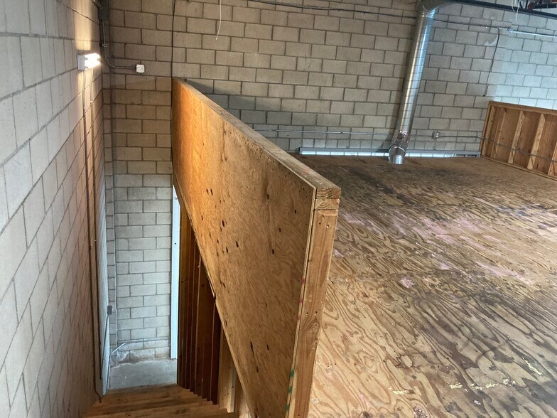 More Photos Of 9901 San Fernando Rd, Pacoima Warehouse For Lease