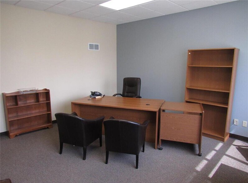 More Photos Of 1305 Dadrian Professional Park, Godfrey Office For Lease