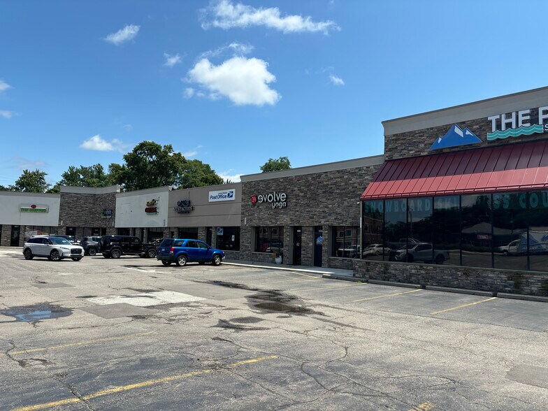 More Photos Of 2807-2867 Orchard Lake Rd, Keego Harbor General Retail For Sale