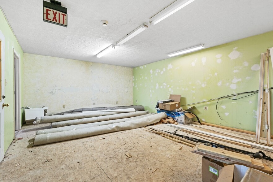 More Photos Of 808 Bypass Rd, Winchester Freestanding For Sale