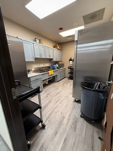 More Photos Of 1351 N Zaragoza Rd, El Paso Office For Sale