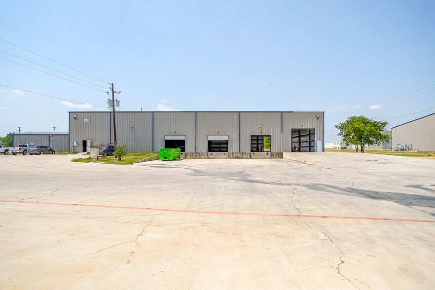 More Photos Of 1635 N FM 156, Ponder Unknown For Lease