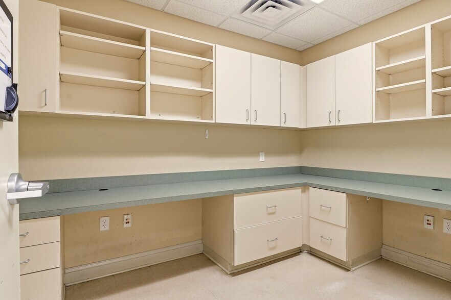 More Photos Of 9 San Bartola Dr, Saint Augustine Medical For Sale