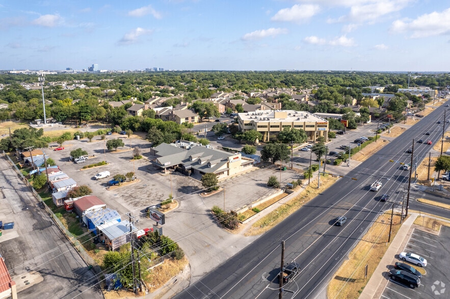 More Photos Of 9710 N Lamar Blvd, Austin Restaurant For Sale