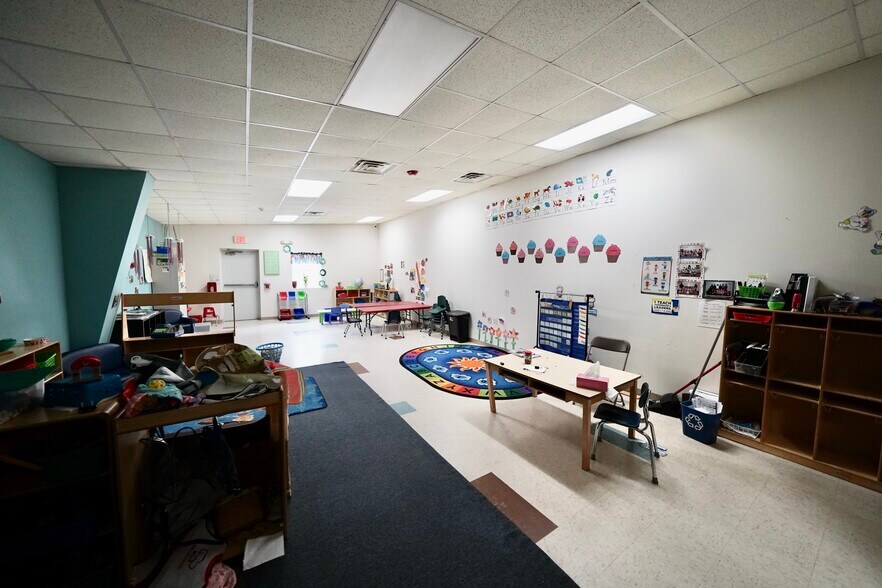 More Photos Of 21 North St, Hartly General Retail For Sale