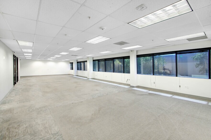 More Photos Of 9301 Corbin Ave, Northridge Office For Lease