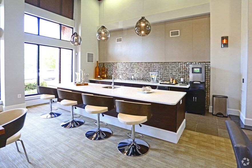 More Photos Of Mooreview Pky @ Loudoun County Pky, Ashburn Unknown For Lease