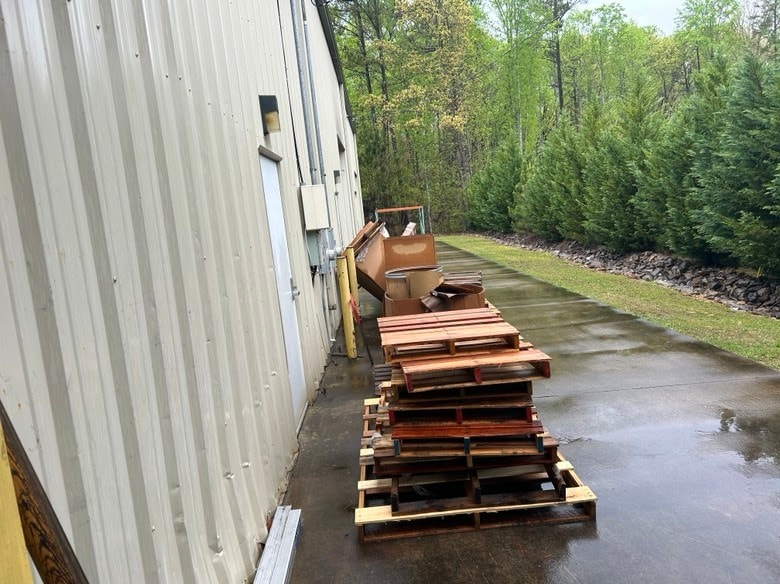 More Photos Of 119 Gateway Dr, Canton Warehouse For Lease