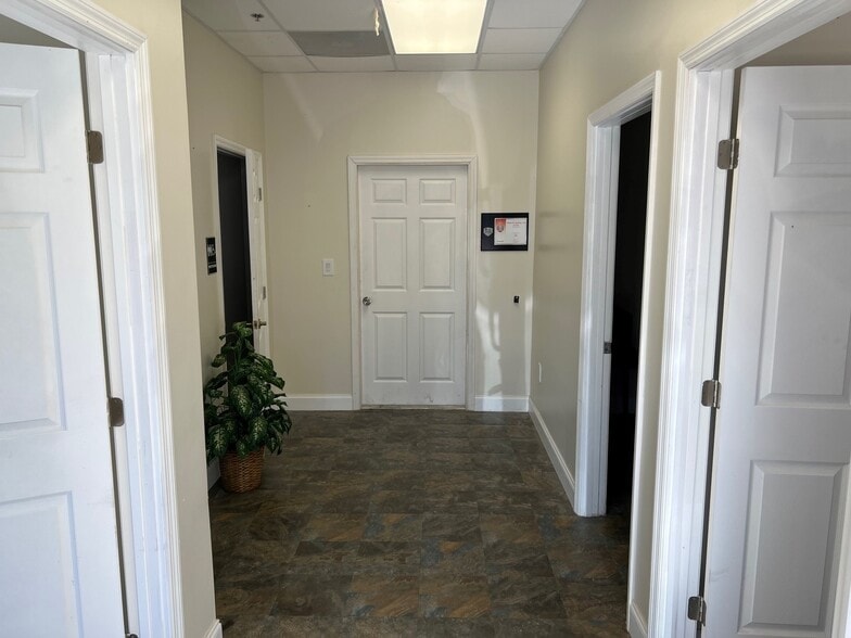 More Photos Of 841-865 S Kings, Fort Pierce Light Distribution For Sale
