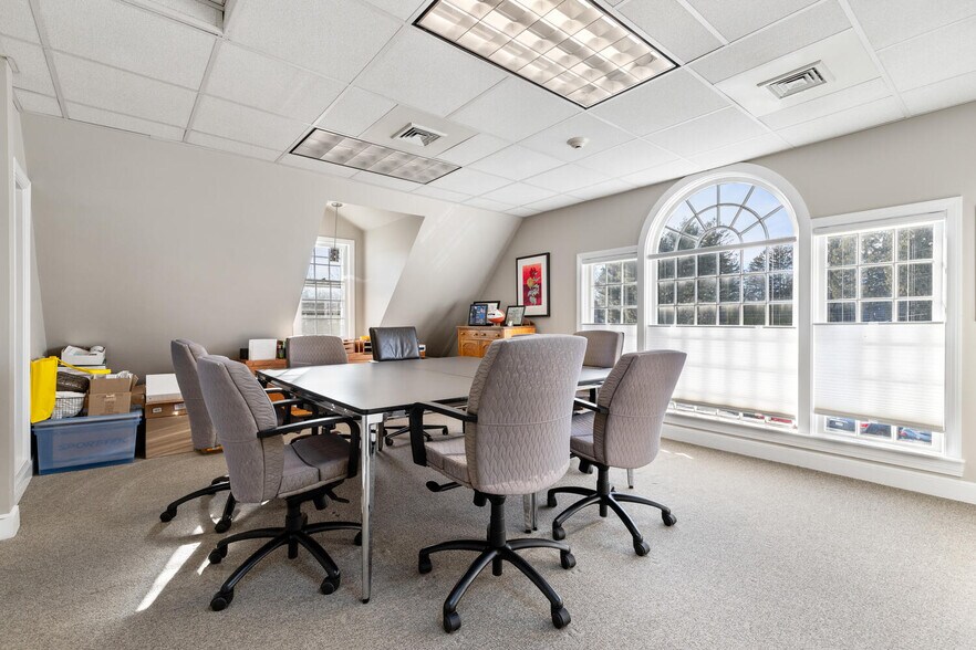 More Photos Of 271 Lincoln St, Lexington Office For Lease