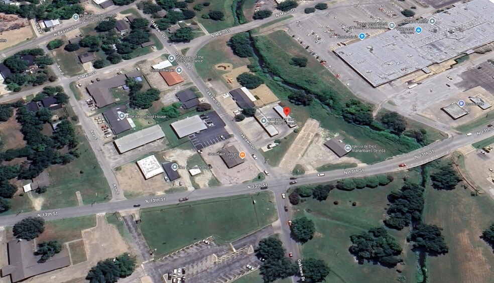 More Photos Of 223 Oaklawn Ave, Corsicana Carwash For Sale