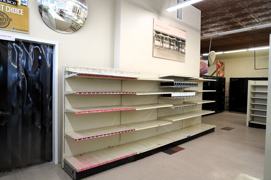 More Photos Of 304 Smith Ave, Elwood General Retail For Sale