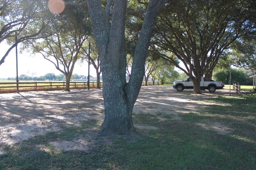 More Photos Of 16607 Mueschke Rd, Cypress Office Residential For Sale