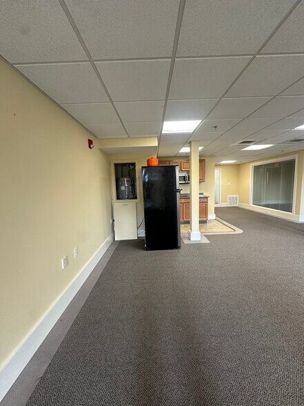 More Photos Of 10 New Driftway, Scituate Medical For Lease