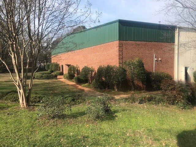 More Photos Of 2709 Walkup Ave, Monroe Warehouse For Lease