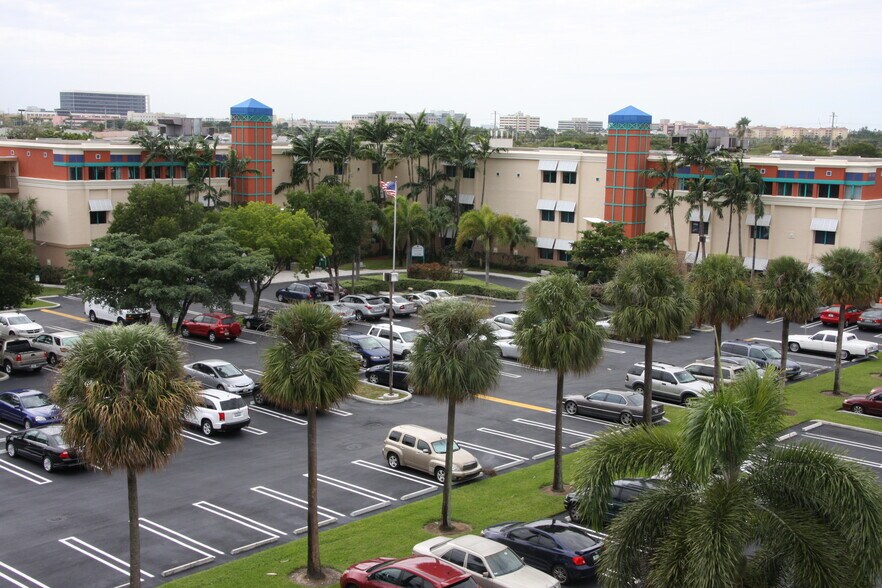 More Photos Of 7715-7719 NW 48th St, Doral Office For Lease