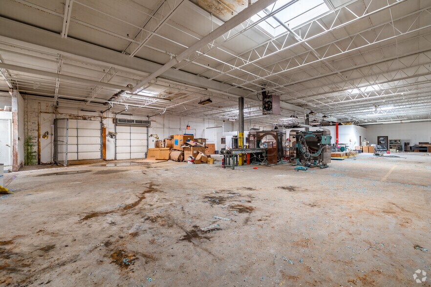 More Photos Of 630 George St, Marshfield Warehouse For Sale