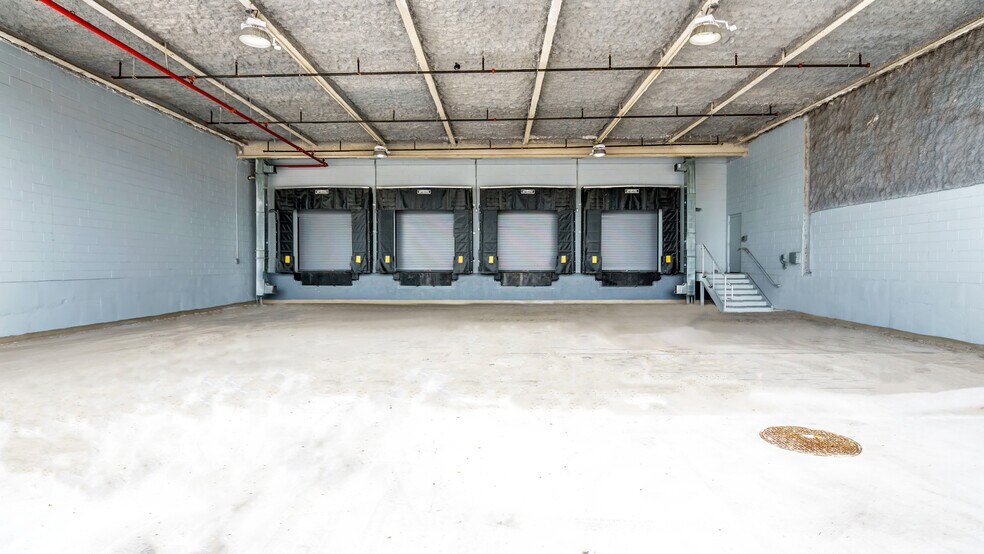 More Photos Of 153-44 S Conduit Ave, Jamaica Warehouse For Lease