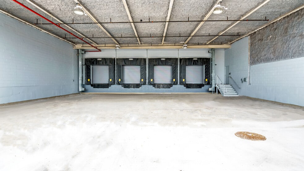 More Photos Of 153-44 S Conduit Ave, Jamaica Warehouse For Lease