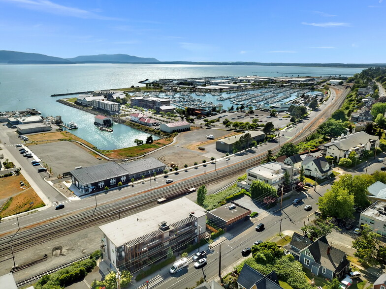 More Photos Of 1215 W Holly St, Bellingham Office For Sale
