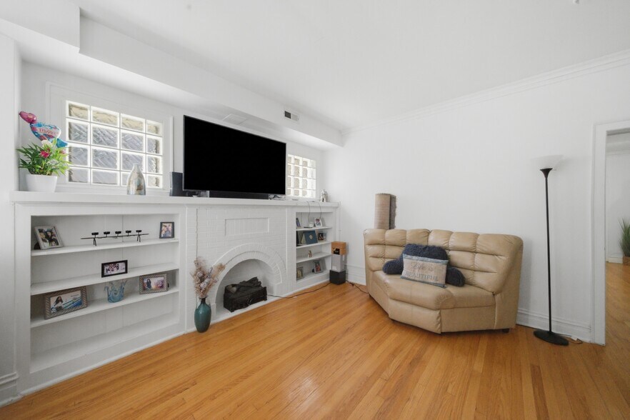 More Photos Of 2038 N Kostner Ave, Chicago Multifamily For Sale