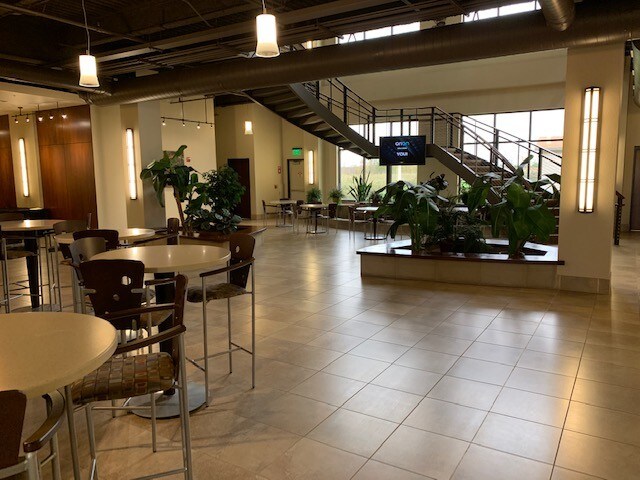 More Photos Of 2210 Woodland Dr, Manitowoc Office For Lease