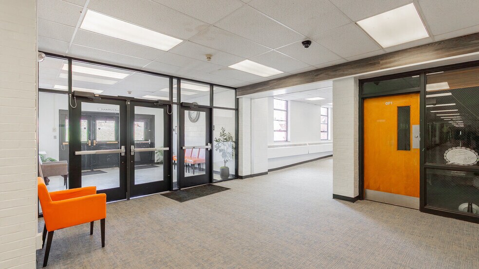 More Photos Of 81 Evick Dr, Franklin Flex For Sale