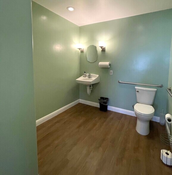 More Photos Of 6201 Bradshaw Rd, Sacramento Industrial For Sale