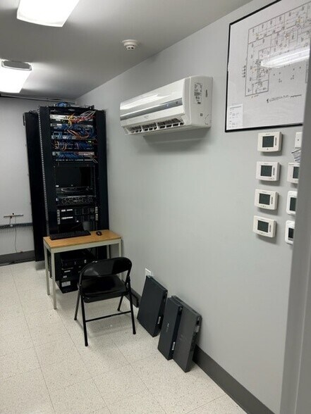 More Photos Of 5760 Nimtz Pky, South Bend Office For Sale