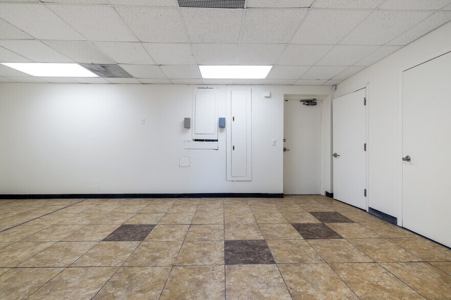 More Photos Of 1222 N Academy Blvd, Colorado Springs Auto Dealership For Sale