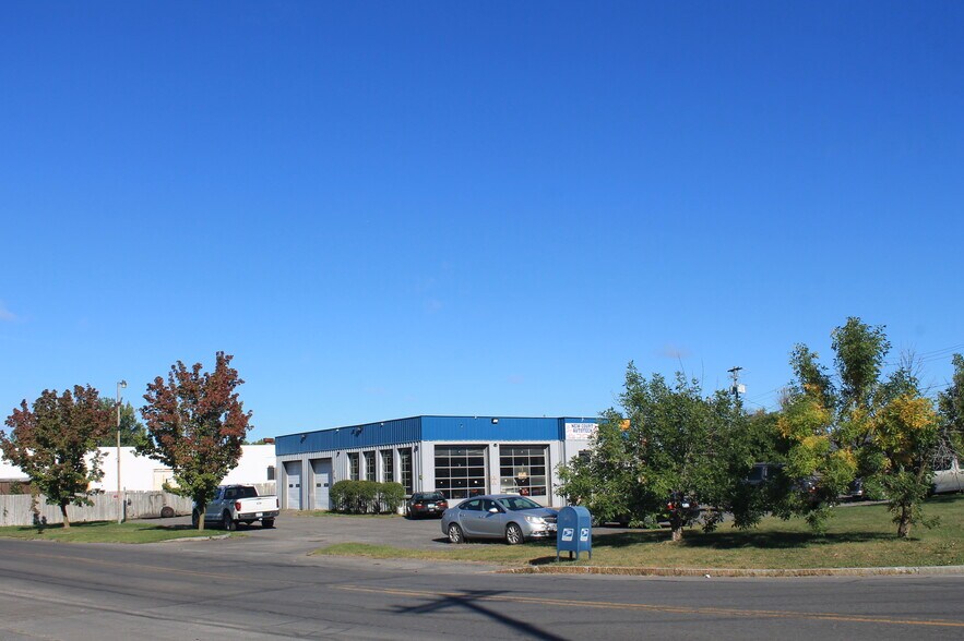 More Photos Of 4106 New Court Ave, Syracuse Auto Repair For Sale