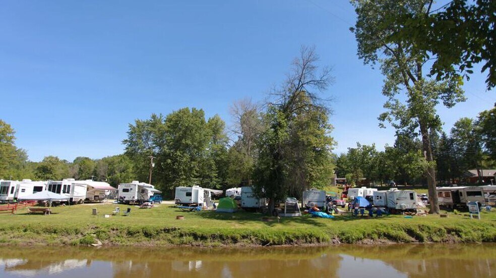 More Photos Of 334 S Melita Rd, Sterling Trailer Camper Park For Sale