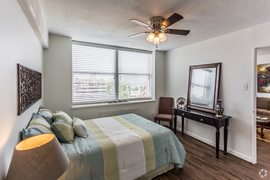 More Photos Of 57 N Somerville St, Memphis Apartments For Sale