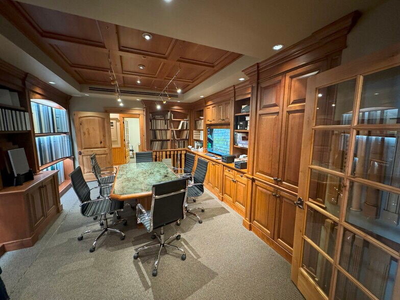 More Photos Of 3591 S 300 W, Salt Lake City Showroom For Lease